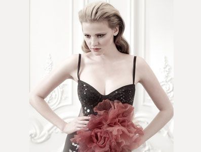 LARA STONE - Lara Stone davayı kazandı