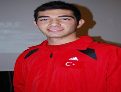 Şampiyon Tekvandocu Klüpler Türkiye Şampiyonası'na Hazırlanıyor