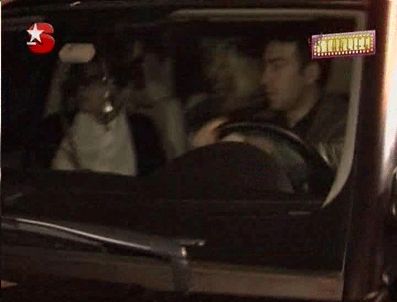 NUR YERLITAŞ - Modacı Nur Yerlitaş korumaları tehdit etti