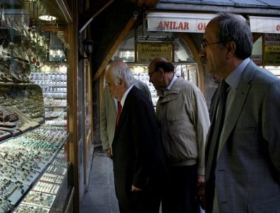 ERZURUM LISESI - Dünyaca Ünlü İslam Bilimcisi Prof. Dr. Sezgin, Konferans İçin Erzurum'a Geldi