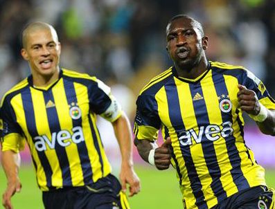 VAN HOOIJDONK - Mamadou Niang attığı gollerle Fenerbahçe'ye hayat veriyor