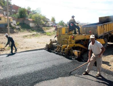 TUNCAY KıLıÇ - Edremit'te Asfalt Hamlesi Sürüyor