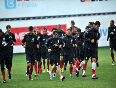 HAKAN BALTA - Galatasaray'da Hazırlıklar Sürüyor