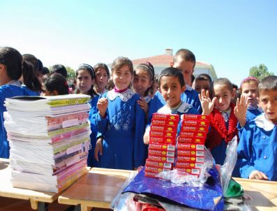 DADALOĞLU - Hayırsever İşadamından 3 Bin Öğrenciye Kırtasiye Yardımı