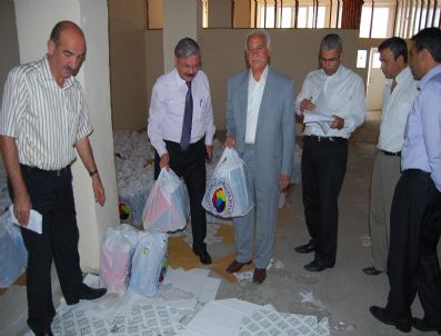 KTB - Kozan Ticaret Borsası'ndan 3 Bin 900 Öğrenciye Kırtasiye Yardımı