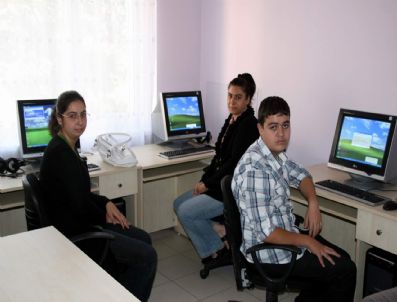 Nevşehir'de Özürlüler İçin Bilgisayar Kullanım Kursu