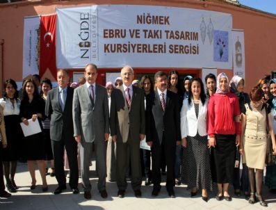 ALIM BARUT - Niğde'de Kursiyerlere Ödül