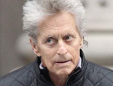 MİCHAEL DOUGLAS - Oscarlı aktör Michael Douglas eriyor