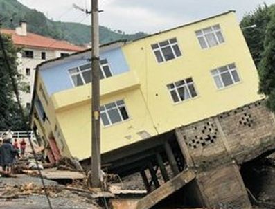 Rize'de Heyelan korkuttu