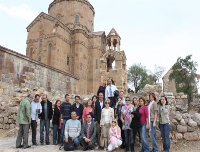 AKDAMAR ADASı - Amway Avrupa Yetkililerinin Van Gezisi