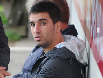 GUUS HİDDİNK - Arda Turan'ın sakatlık durumu belli oldu