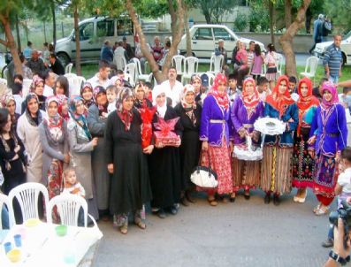 Balıkesir De Bayanların Kına İmecesi