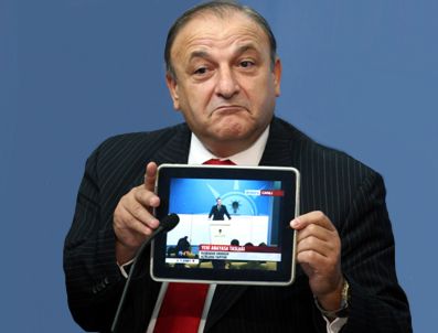 İPAD - Bu bir tiyatro herkes rol yapıyor