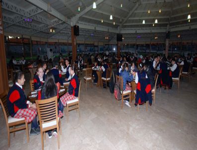 MEHMED ALI SARAOĞLU - Gediz Belediye Başkanı Saraoğlu'ndan Fen Lisesi Öğrencilerine Yemek