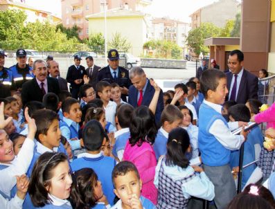OSMAN ÖZTÜRK - Kırşehir Emniyetinden 'Her Okula 1 Bayan 1 Erkek Polis' Uygulaması
