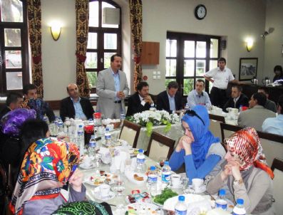 MEHMET TUNCAK - Milletvekili Tunçak Üniversitelilerle Buluştu