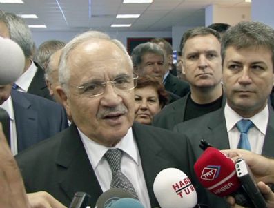 VECİHİ HÜRKUŞ - Bakan Gönül'den Uçak Müjdesi