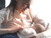 Bebeğin ilk aşısı anne sütü