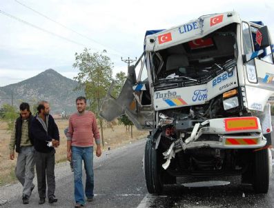 Bucak'ta Trafik Kazası: 1 Yaralı