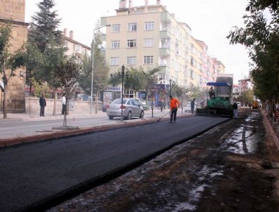 Niğde'de Asfalt Çalışmaları Devam Ediyor