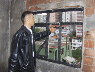 Ereğli'de Evi Yanan Aile Yardım Bekliyor