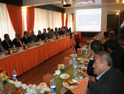 Erzincan Valisi Abdulkadir, Demir İl Özel İdaresinin Yatırımlarını Değerlendirdi