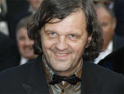 HAKAN YILMAZ - Altın Portakal protesto ile açıldı