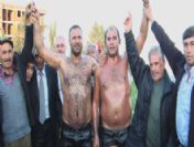 Alaşehir'de Yağlı Güreş Turnuvası