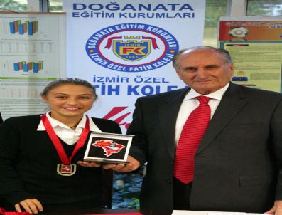 İzmir Fatih Koleji Öğrencilerinden Önemli Başarı
