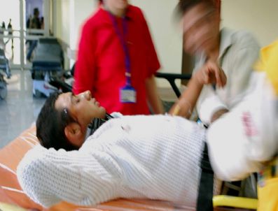 KOYUNABDAL - Kafatasına Saplanan Bilye Ameliyatla Çıkarıldı