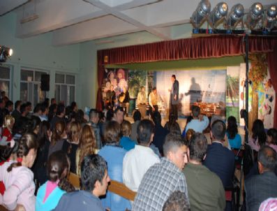 SİNAN BENGİER - Kocaköy'de Tiyatro Sevinci