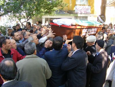 EKREM YıLMAZ - Söke Berberler Odası Başkanı Can'ın Acı Günü