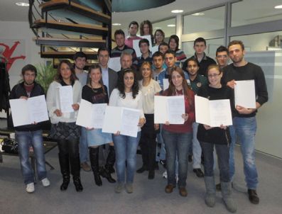 BILGISAYAR PROGRAMCıLıĞı - Gemlikli Öğrenciler Ab'deki Dijital İmza Uygulamalarını İnceledi