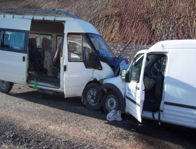 Gümüşhane'de Trafik Kazası: 5 Yaralı