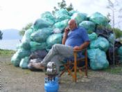 Kendini Yakan Gönüllü Çevreci İlginç Bir Eyleme Daha İmza Attı