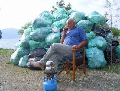 KAZIM KOYUNCU - Kendini Yakan Gönüllü Çevreci İlginç Bir Eyleme Daha İmza Attı