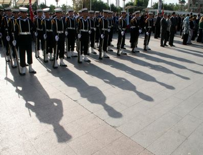 MERSIN ÜNIVERSITESI - Mersin 'Ata'sını Unutmadı