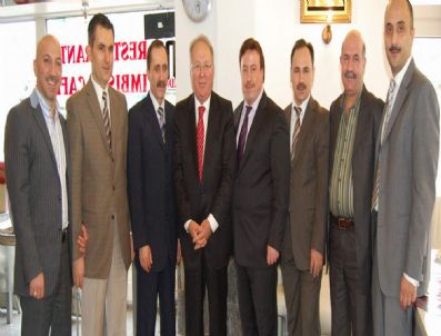 RECKLINGHAUSEN - Milletvekili Ünal Almanya'da Türk İşadamlarıyla Bir Araya Geldi