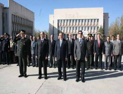GÜRKAN POLAT - Pasinler'de Ata Saygıyla Anıldı
