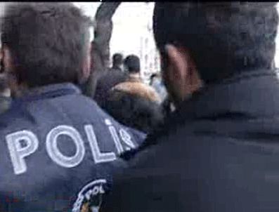 MESIH - Taksimde yaka paça gözaltı