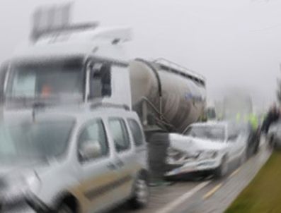 TEM Otoyolu'nda 16 araç birbirine girdi