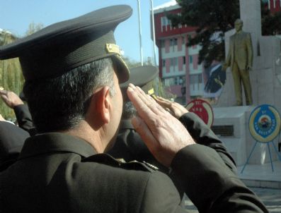 ATAY USLU - Van'da 10 Kasım Atatürk'ü Anma Törenleri