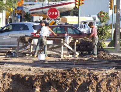 İDRIS İSPIRLI - Beldibi'nde Alt Ve Üst Yapı Çalışmaları Devam Ediyor