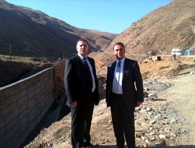 CEMAL TAŞAR - Belediye Başkanları Bitlis-mutki Karayolunda İncelemelerdu Bulundu