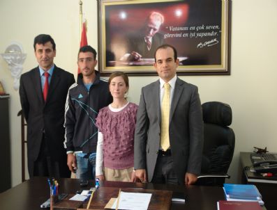 EMRE NEBIOĞLU - Çoban Kıza Kaymakam Nebioğlu'ndan Yardım Eli