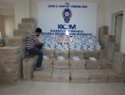 İzmir'de Kaçak Sigara Operasyonu