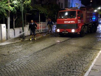 NEYZEN TEVFIK - Bodrum'da Bayram Temizliği