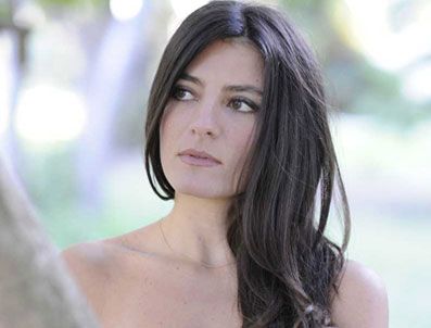 CORRIERE DELLA SERA - Clio Evans, Kaddafi'nin torunuyla nişanlandı