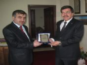 Kimse Yok Mu Derneği'ne Plaket