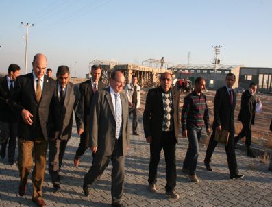 FERHAT AKKUŞ - Vali Çiçek'ten İş Adamlarına Çağrı